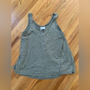 Women’s loose fitting tank top